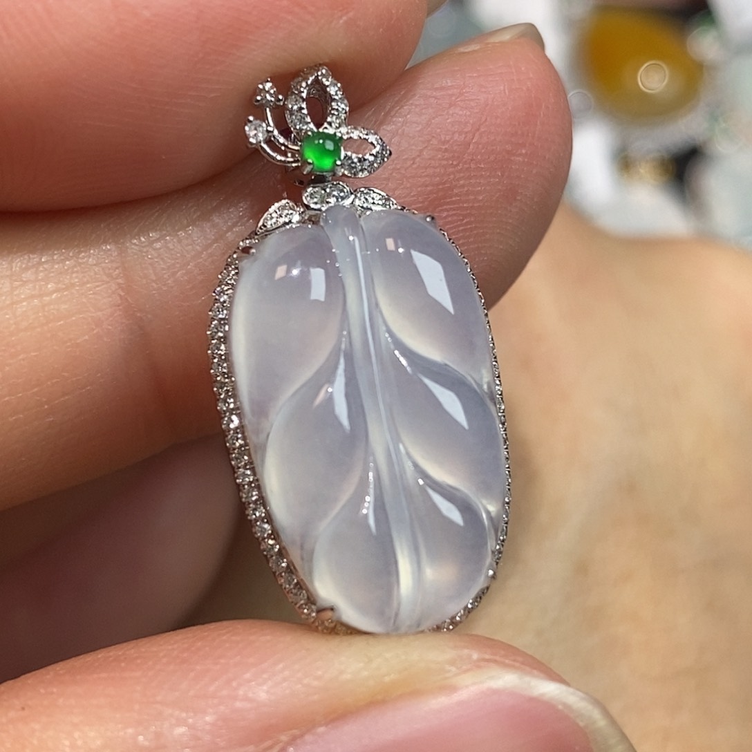 翡翠颈饰18K金镶嵌叶子