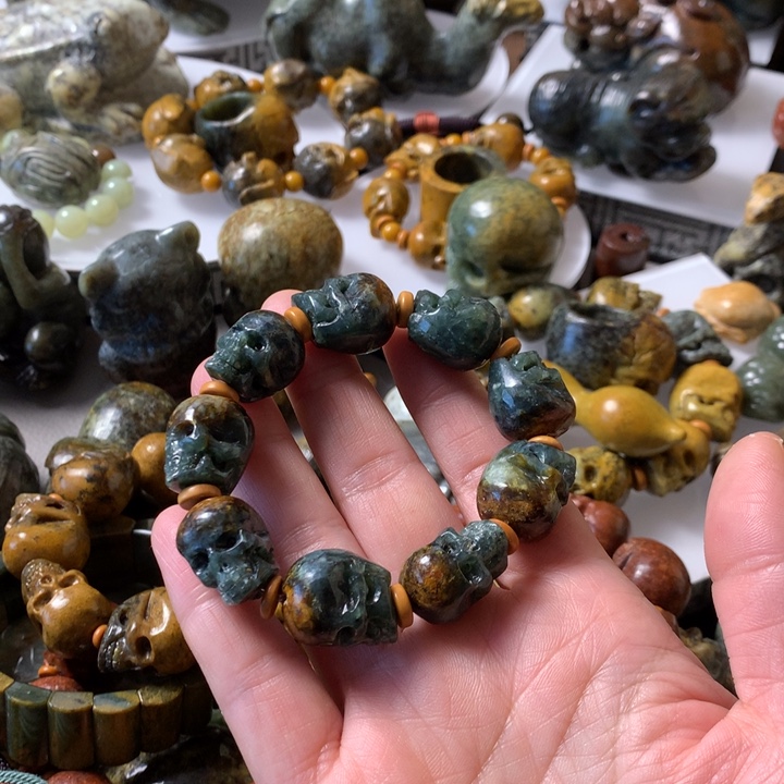 手链未镶嵌岫岩河磨玉（透闪石质玉）