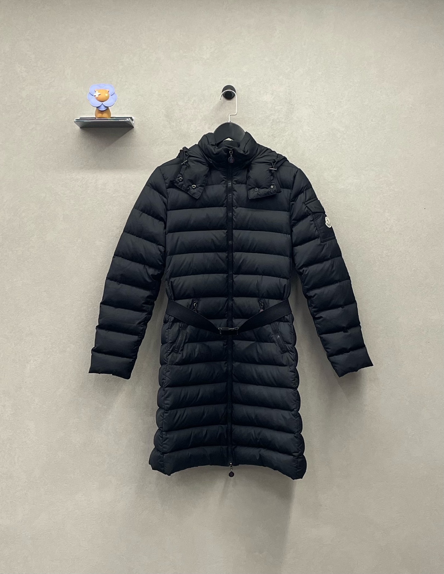 99新 MONCLER 蒙口黑色修身长款羽绒服时尚外套/0码/VVH003184