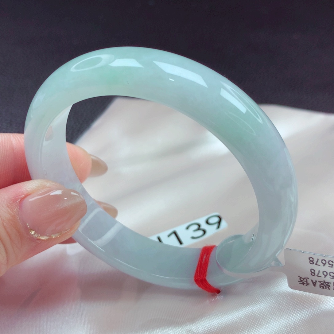 翡翠手镯未镶嵌手镯88