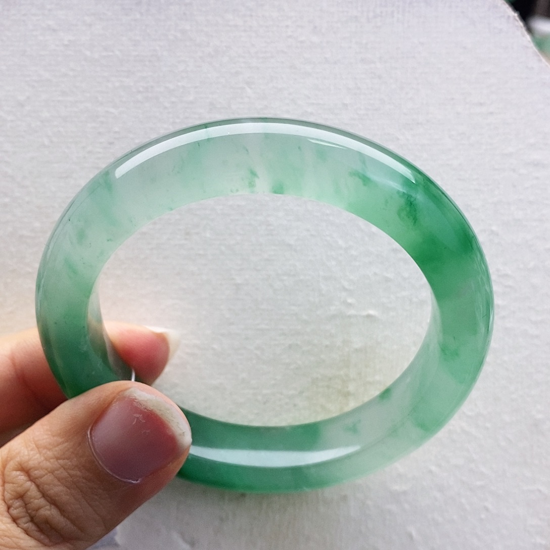 石英质玉未镶嵌手镯