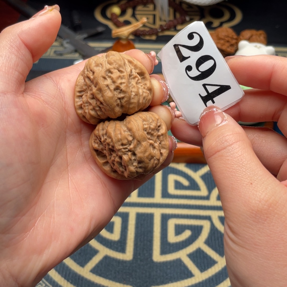 文玩核桃吊坠快***白38蛤蟆头294号