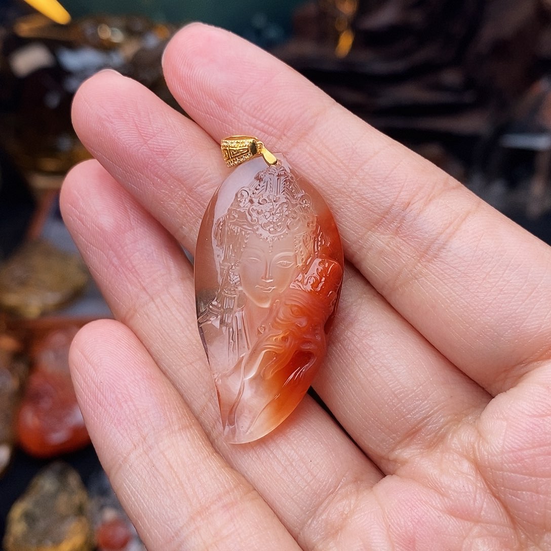 水晶吊坠18K金镶嵌小**咪