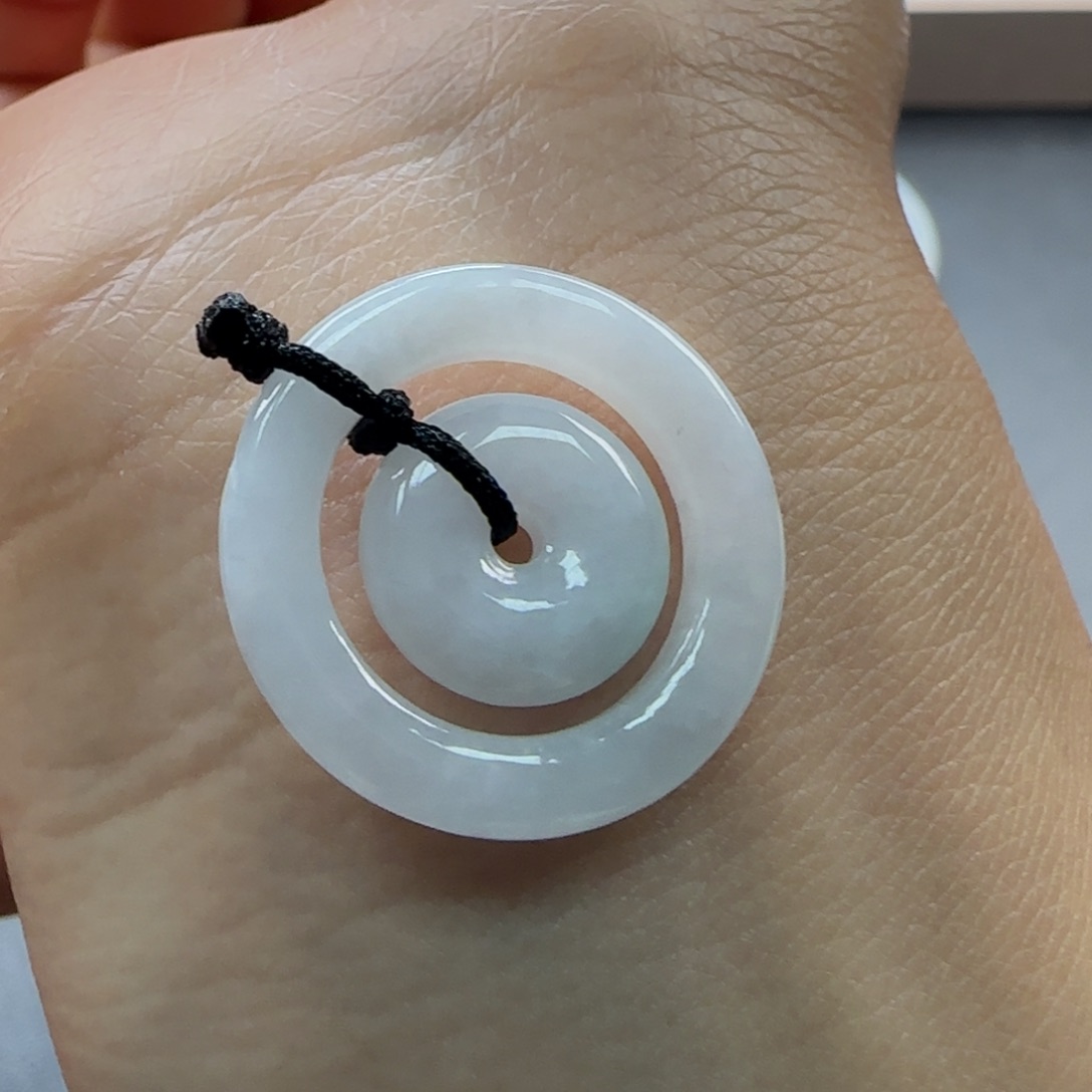 翡翠颈饰未镶嵌随**活母子扣