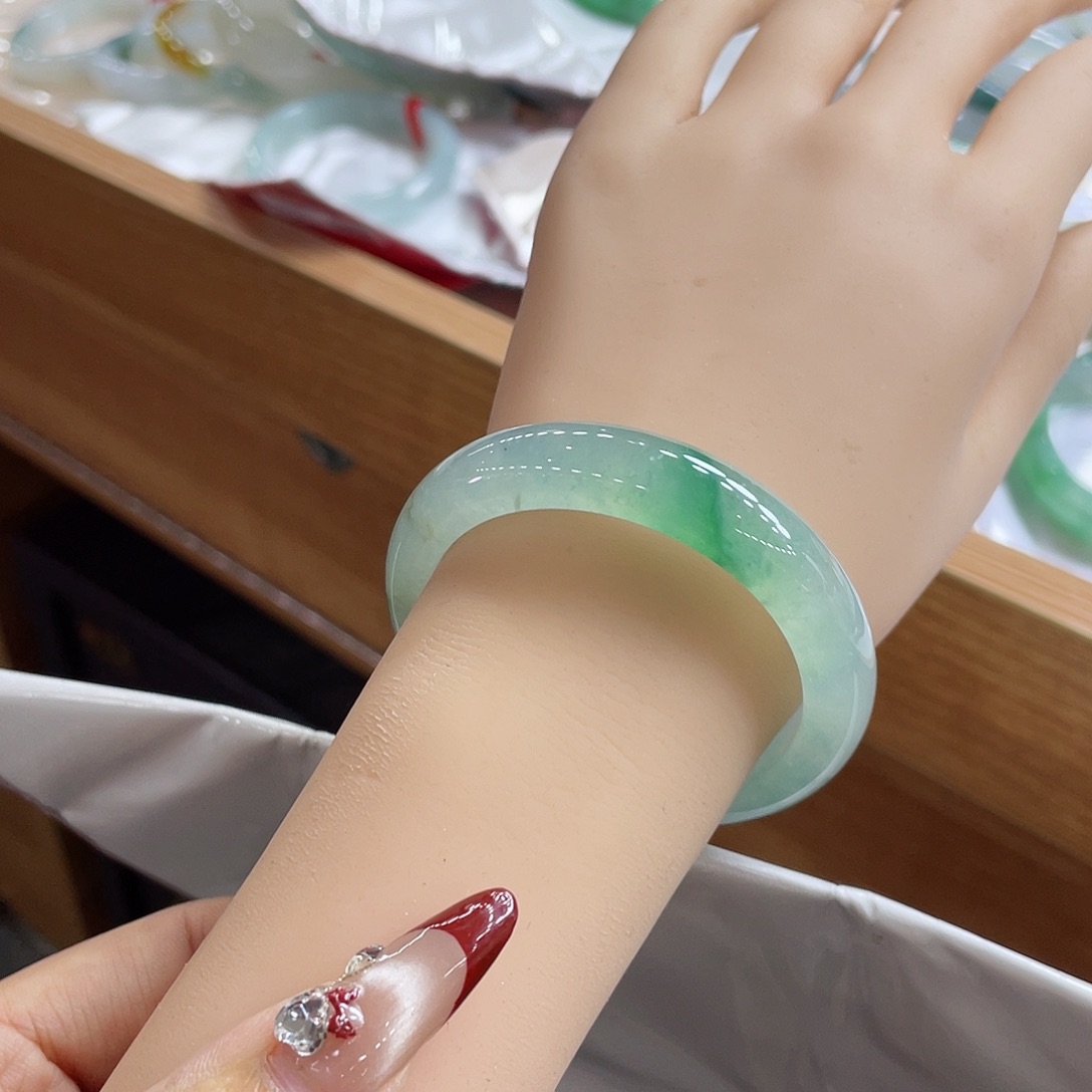 翡翠手镯未镶嵌闪购9号链接