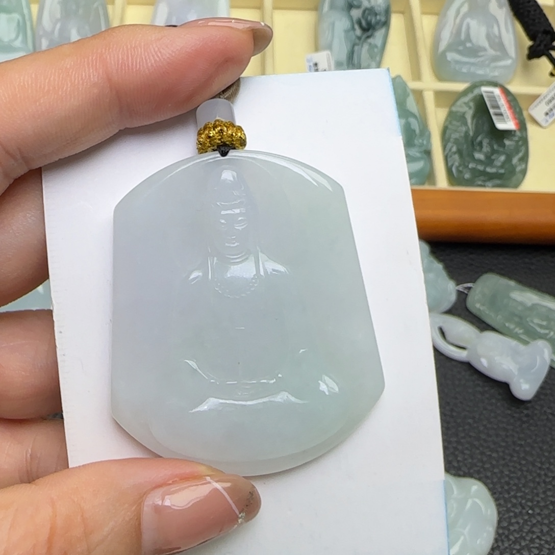 翡翠未镶嵌颈饰  