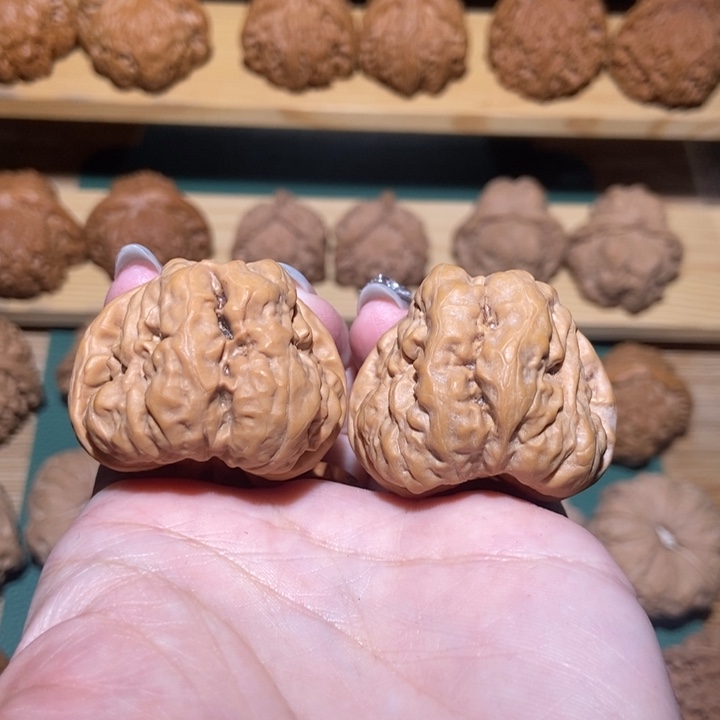 文玩核桃吊坠蛤蟆头