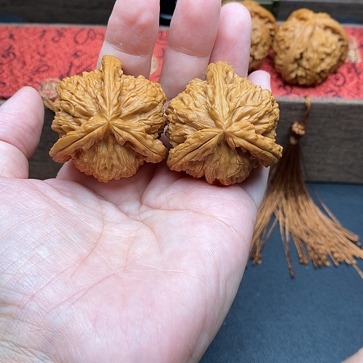 木***有把件文玩核桃白奔