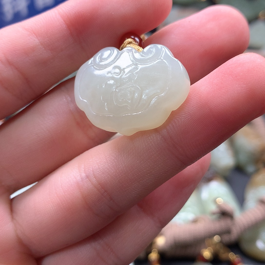 和田玉颈饰未镶嵌