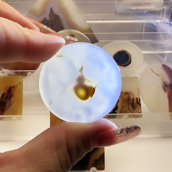 玛瑙/玉髓未镶嵌珠宝奇石