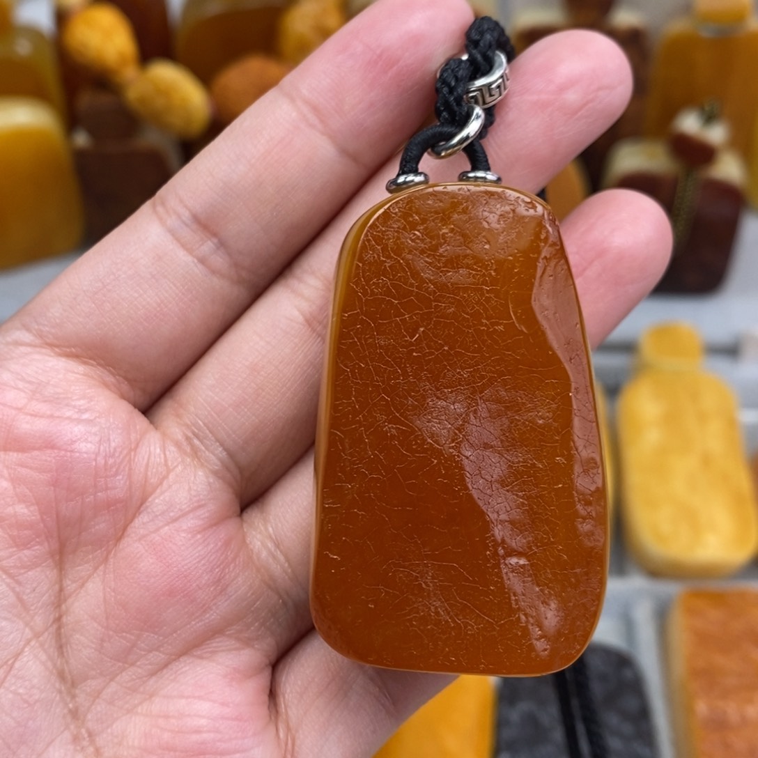 琥珀吊坠(赠链)未镶嵌