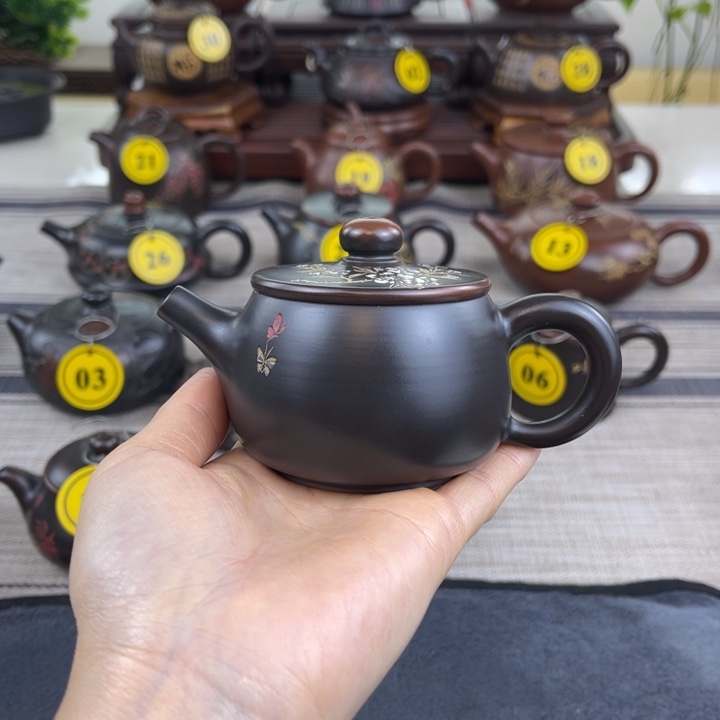 用***泥坭兴陶原矿坭料制作无盒