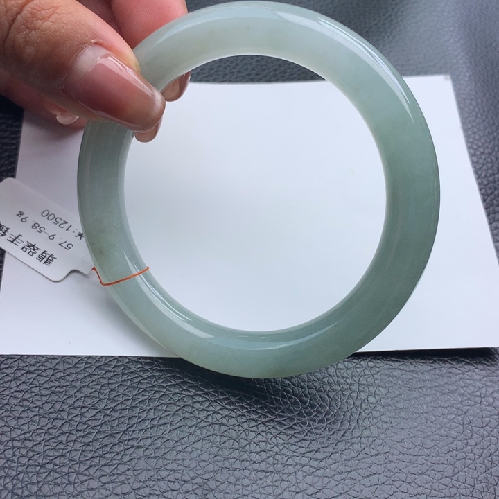 翡翠手镯未镶嵌天然翡翠手镯