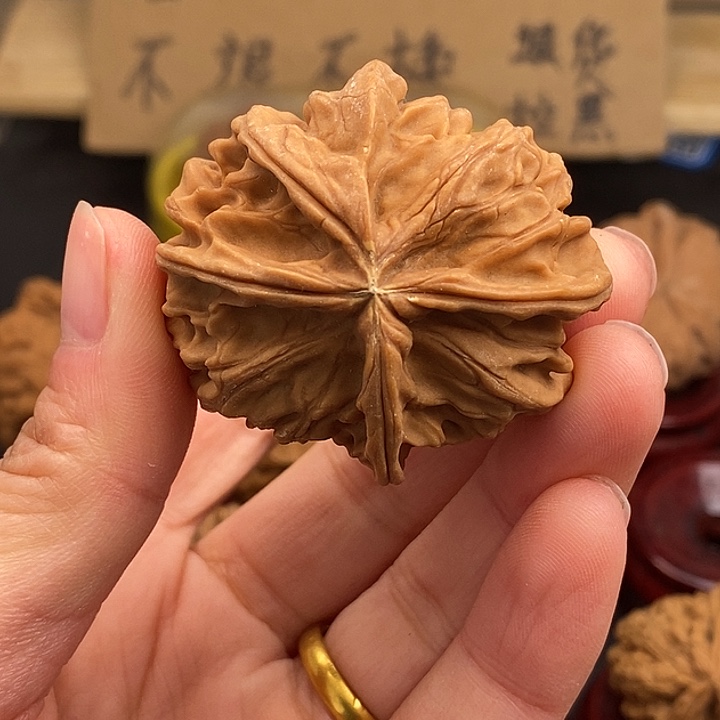 醉***Z吊坠文玩核桃黄瑕疵不退不换