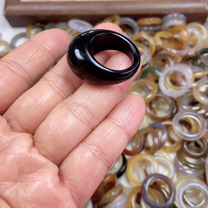 未镶嵌戒指玛瑙/玉髓鸿**谷不退不换
