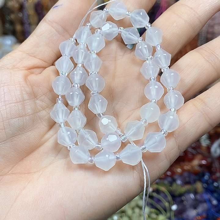 玛瑙/玉髓未镶嵌珠宝半成品白玛瑙卡8mm