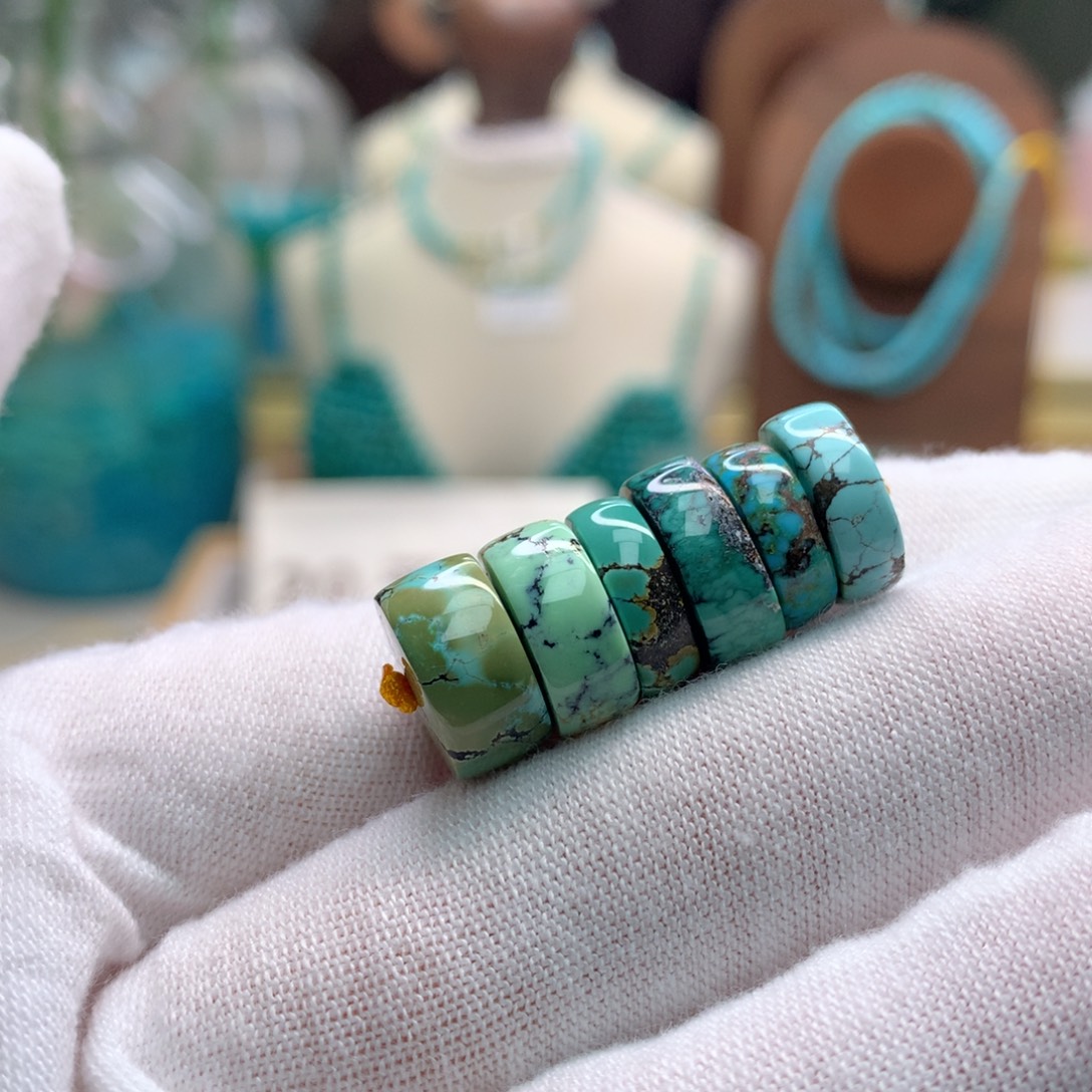 绿松石未镶嵌饰品