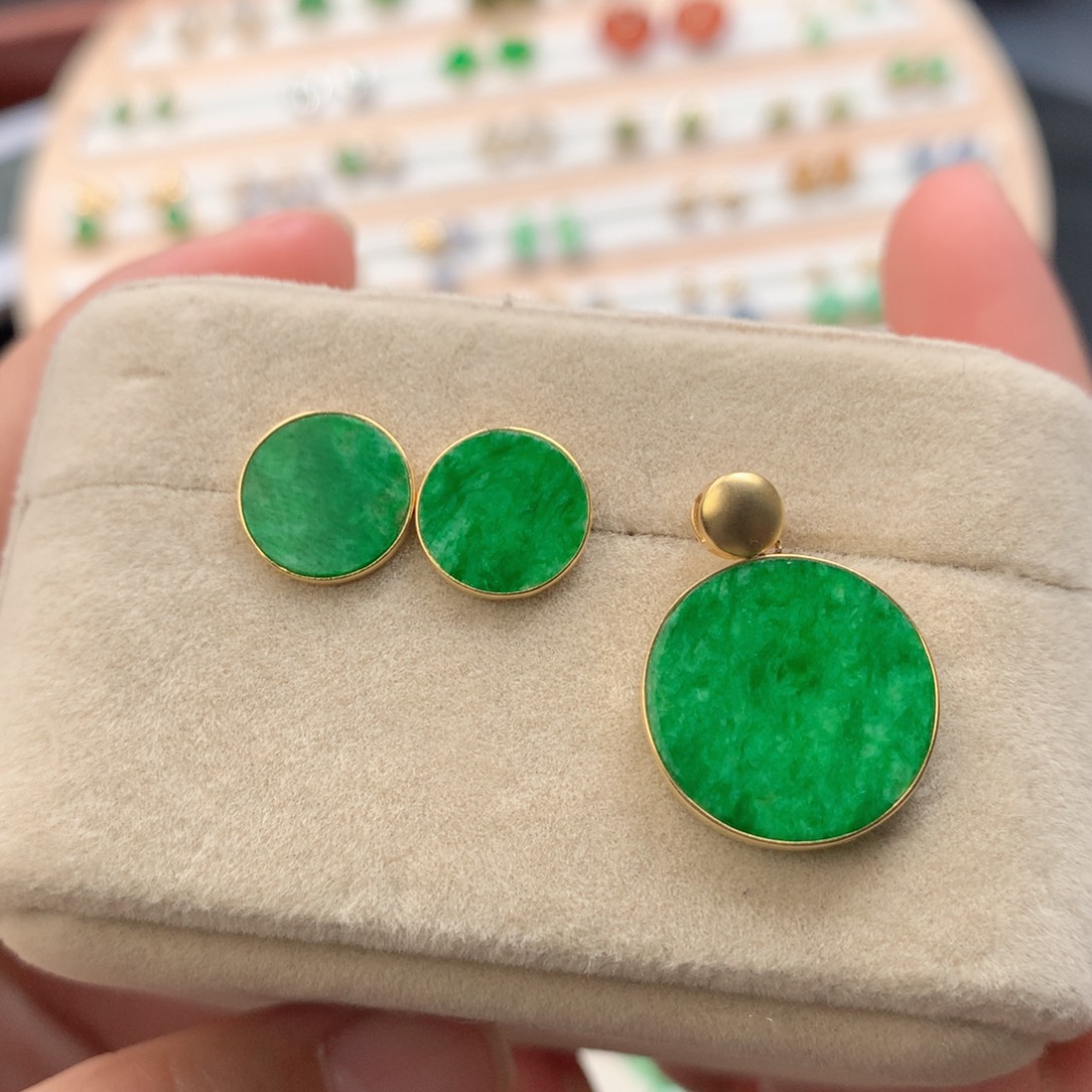 翡翠18K金镶嵌耳饰翡翠