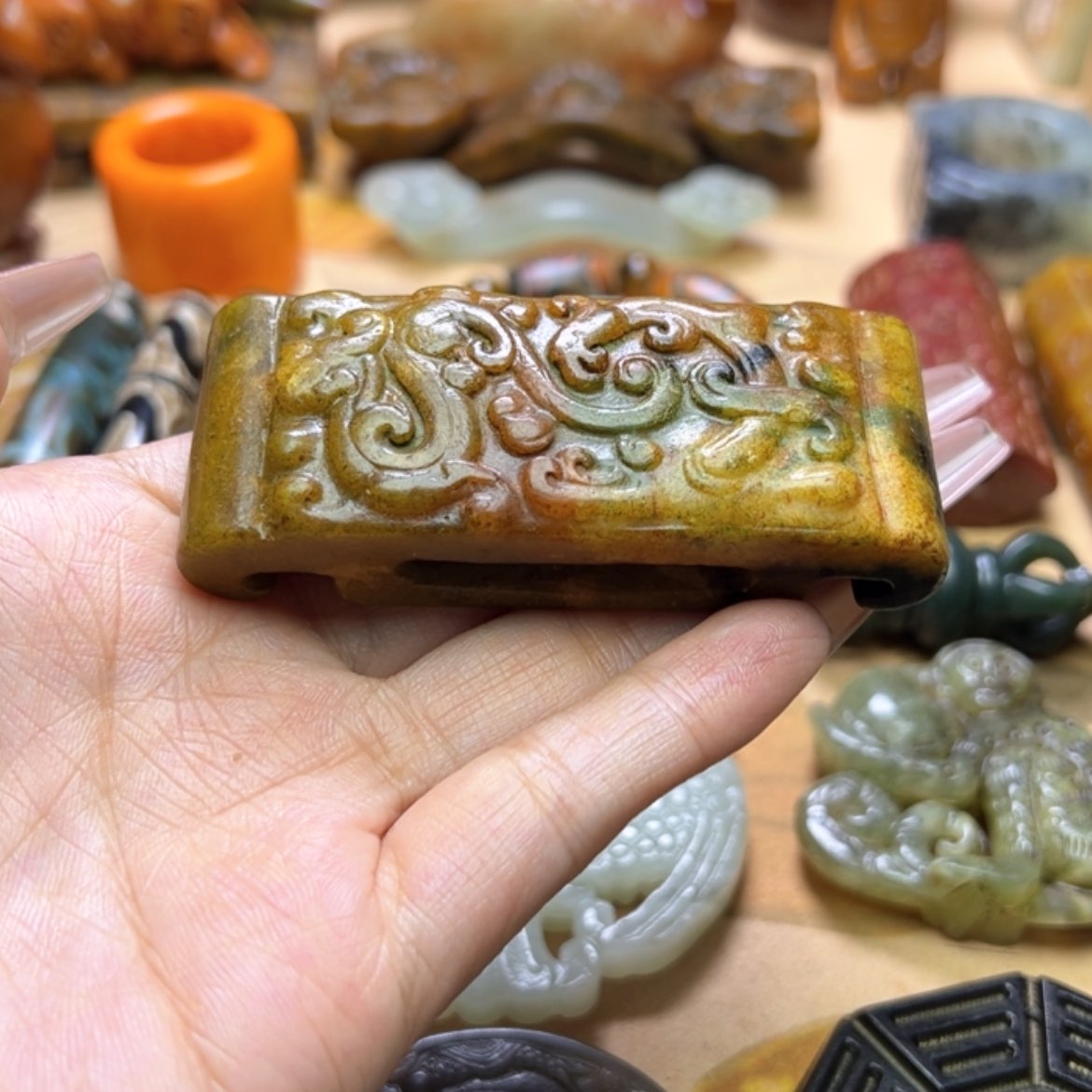 【闪购商品】蛇纹石玉颈饰未镶嵌皮带