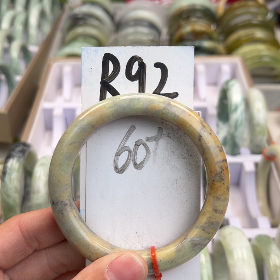 岫玉手镯未镶嵌天然岫玉