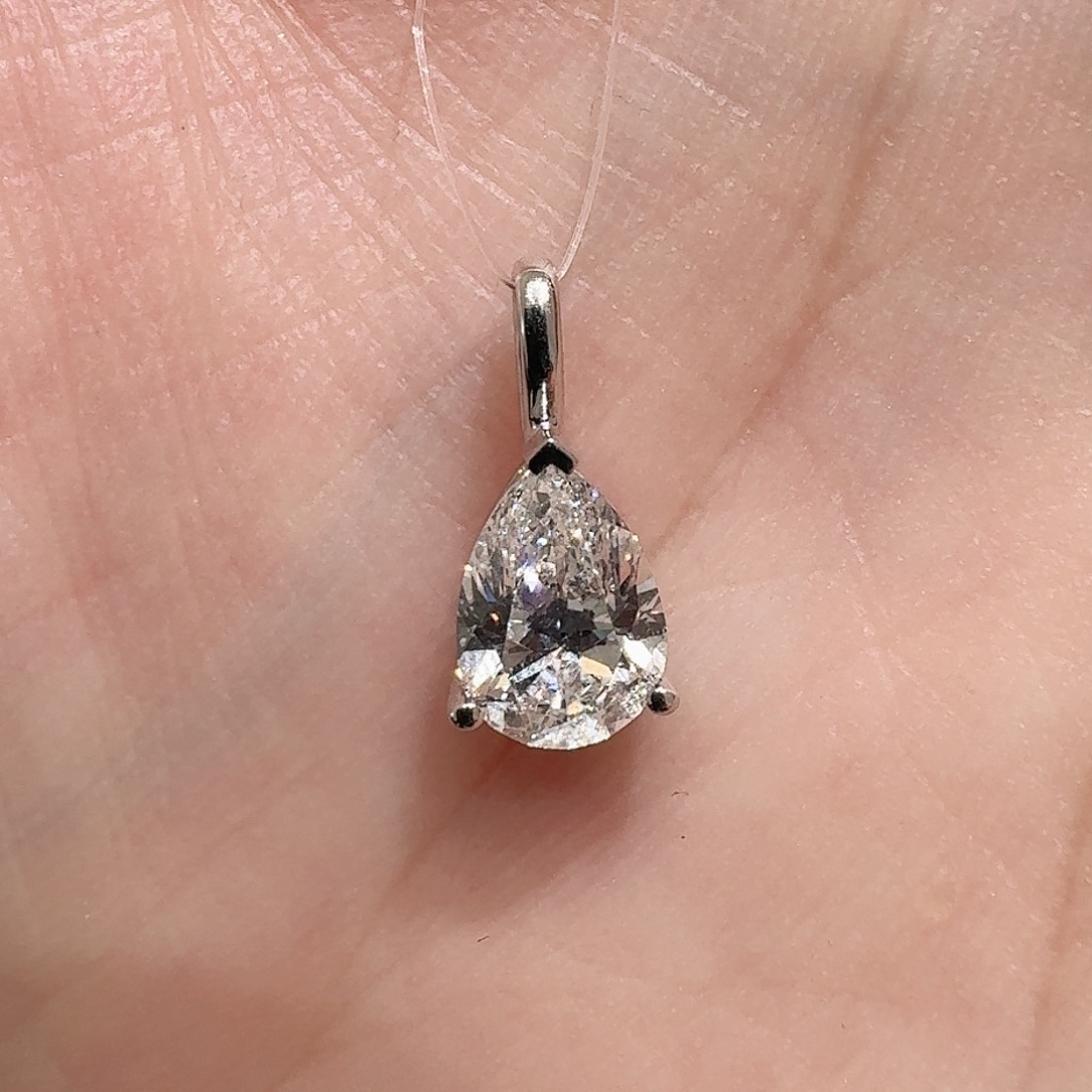 颈饰实验室培育钻石18K金镶嵌