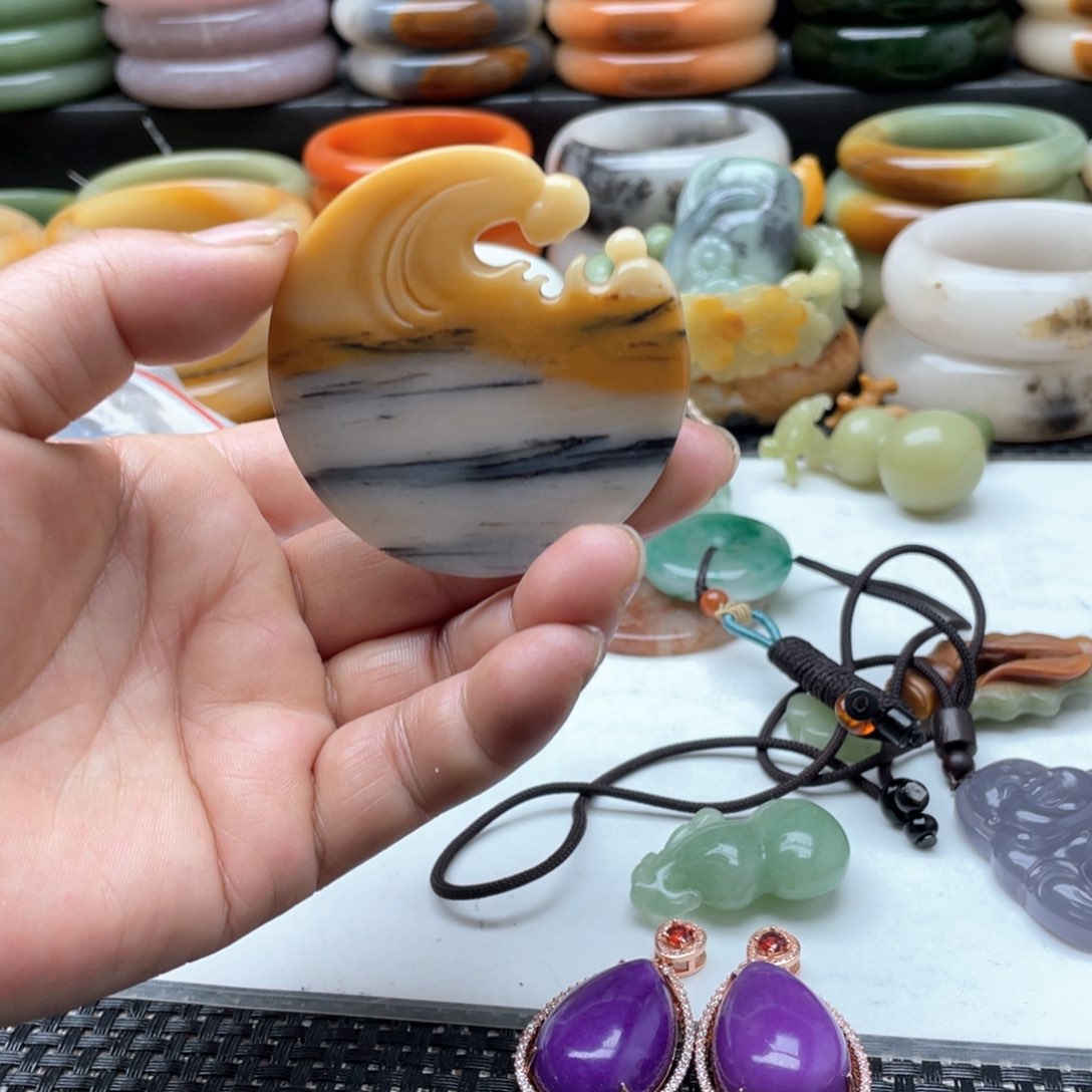 石英质玉手镯未镶嵌