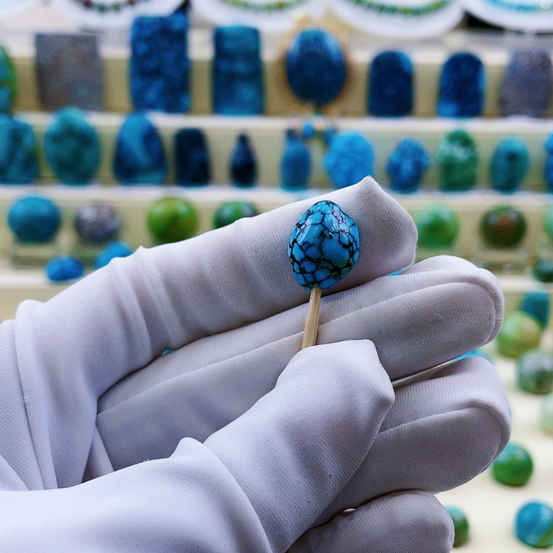 绿松石颈饰未镶嵌