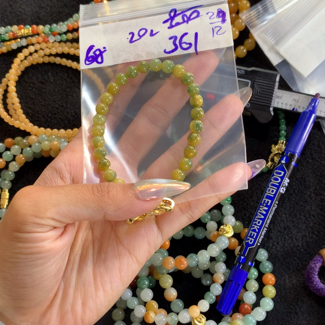 定制翡翠未镶嵌天然缅甸翡翠多样性