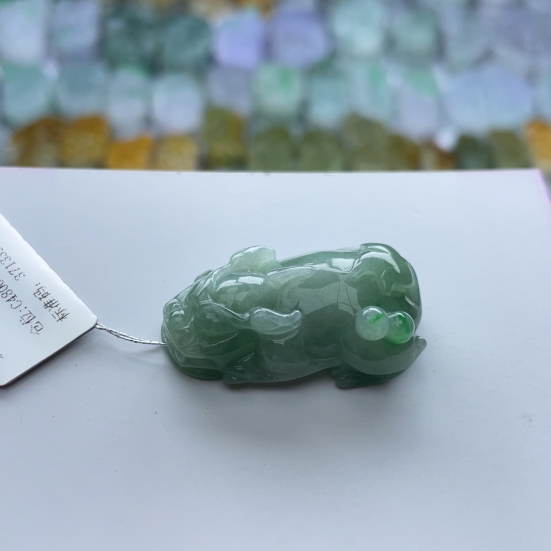 翡翠颈饰未镶嵌貔貅