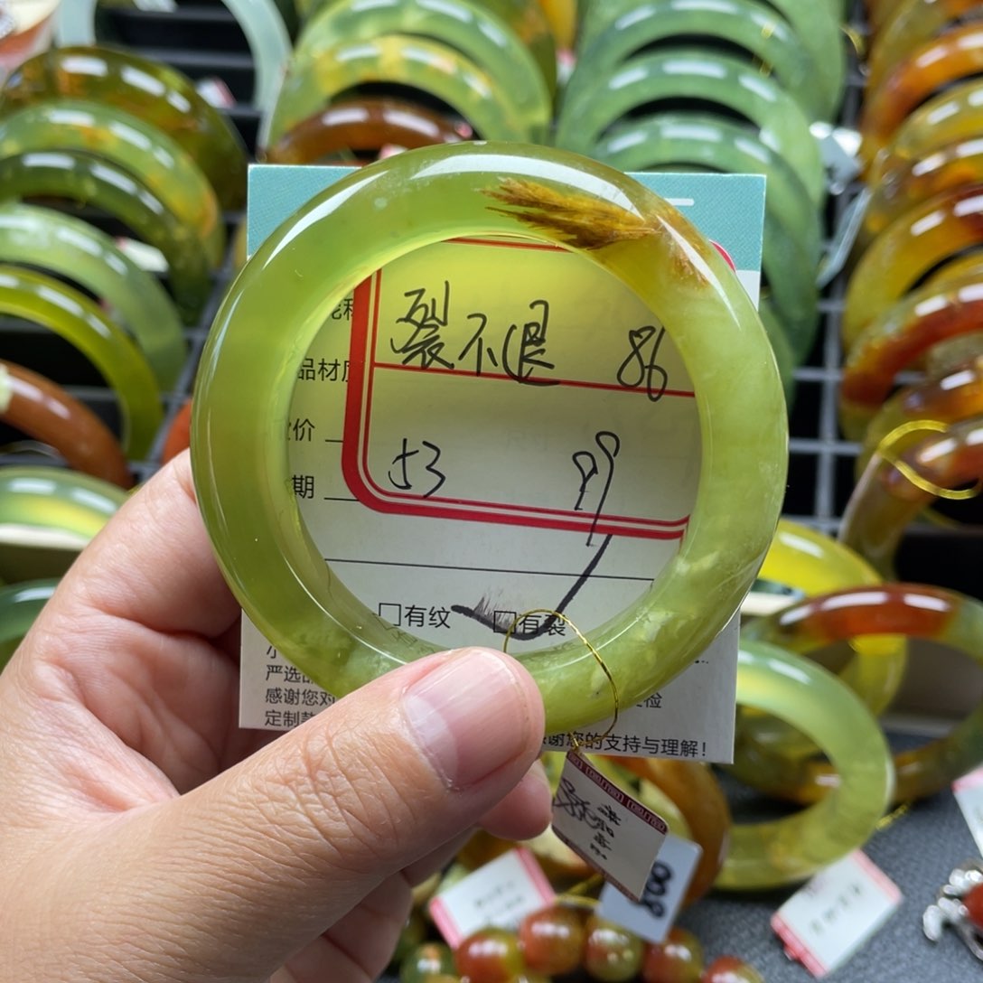 未镶嵌蛇纹石玉手镯有裂手镯特价不退不换