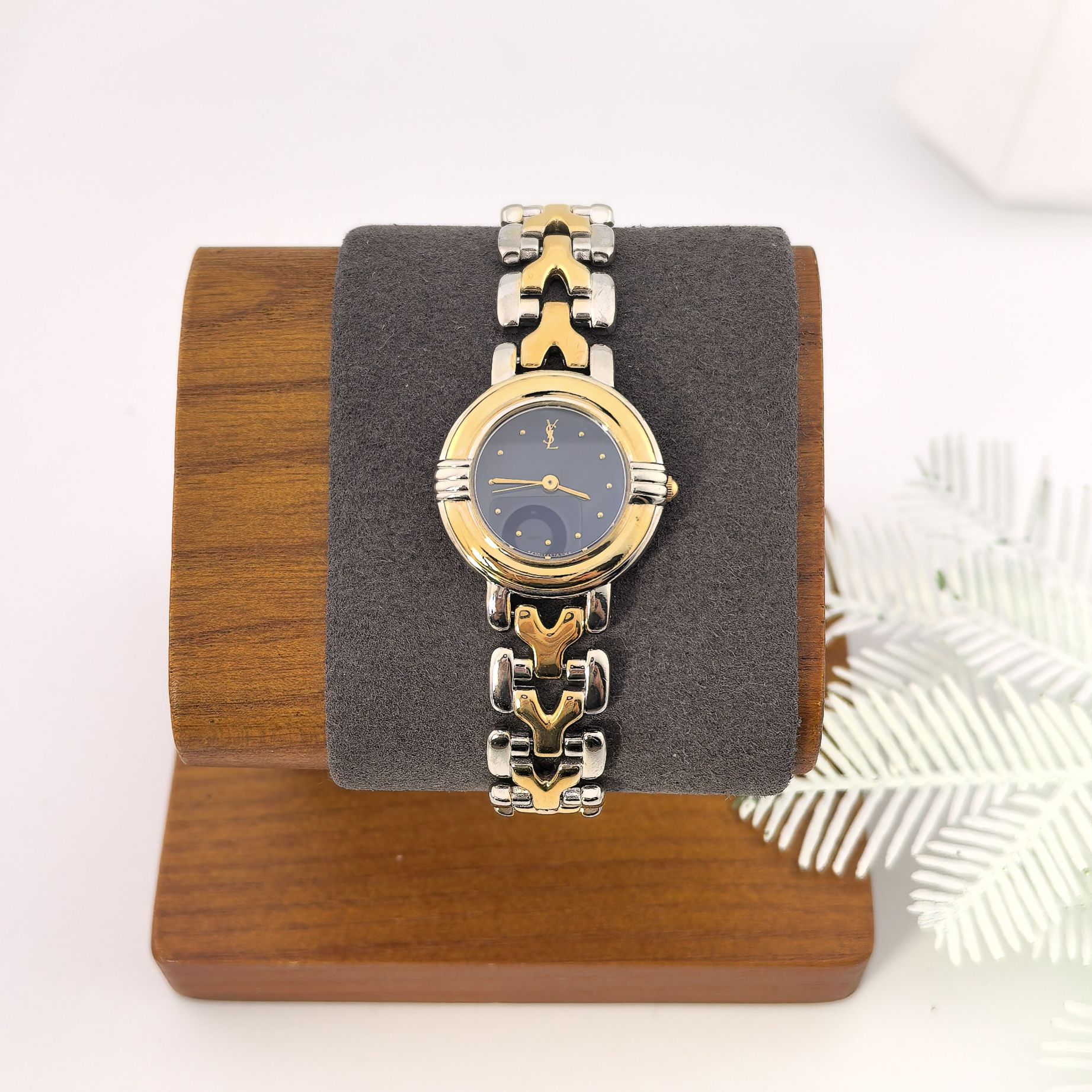 95新 YSL/圣罗兰  中古YSL女表/石英机芯/表经22mm/01974