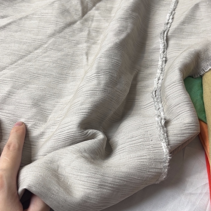 秋款浅灰树皮皱3米。      