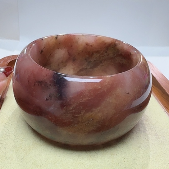 石英质玉手镯未镶嵌心*