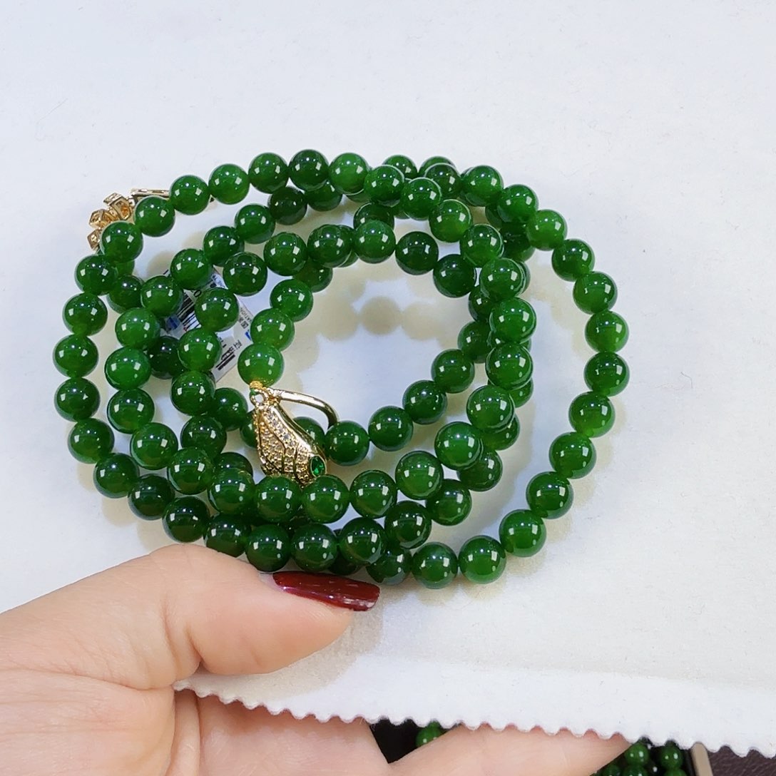 和田玉（碧玉）颈饰未镶嵌嘿***果