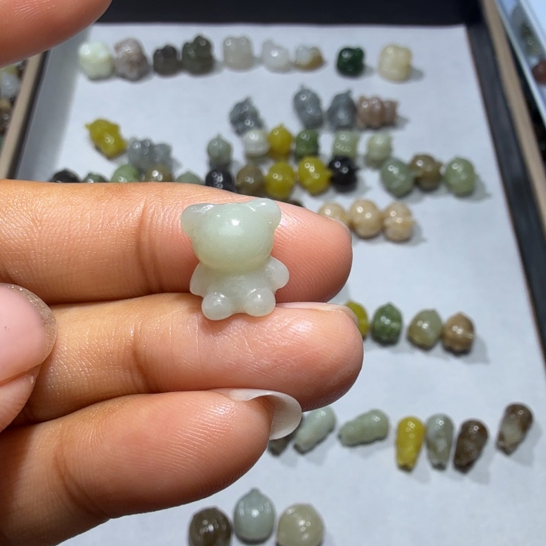 和田玉未镶嵌珠宝奇石