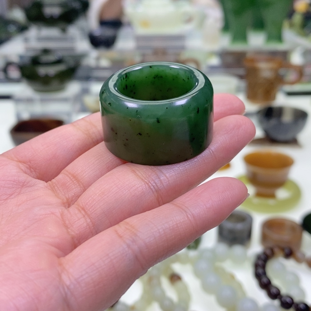 和田玉扳指微瑕未镶嵌