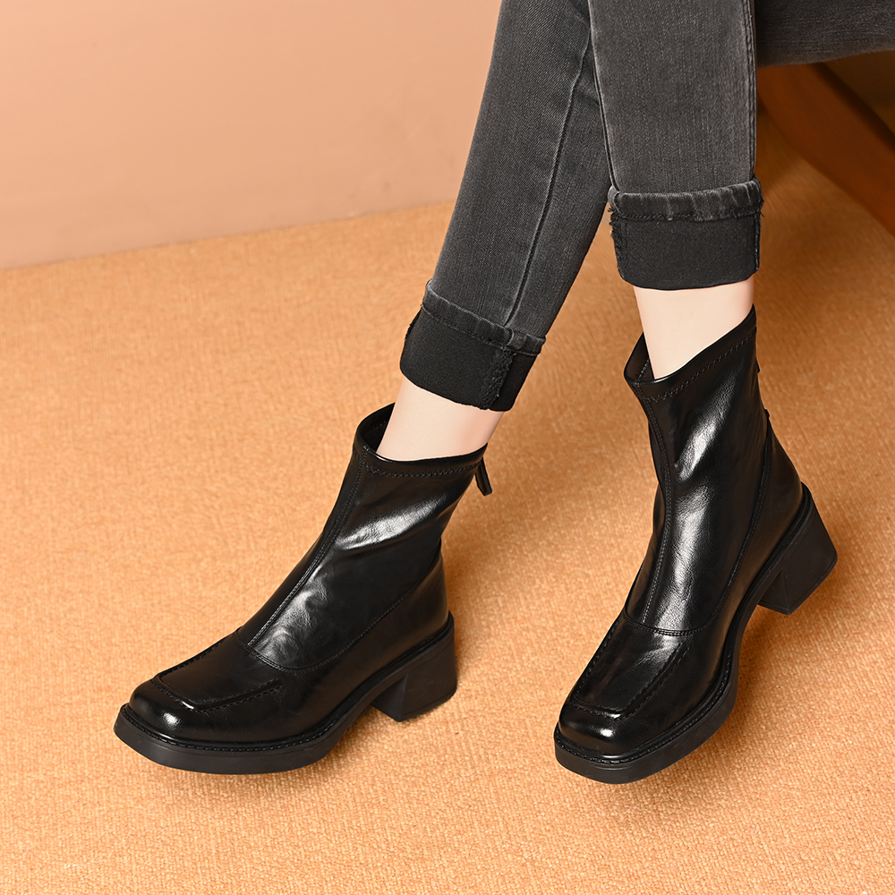粗跟小短靴女2025秋冬新款舒适软皮复古方头马丁靴法式弹力瘦瘦靴