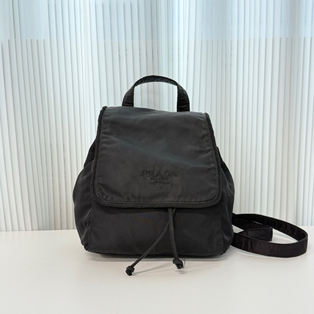 95新 Prada/普拉达 普拉达刺绣抽绳mini双肩包