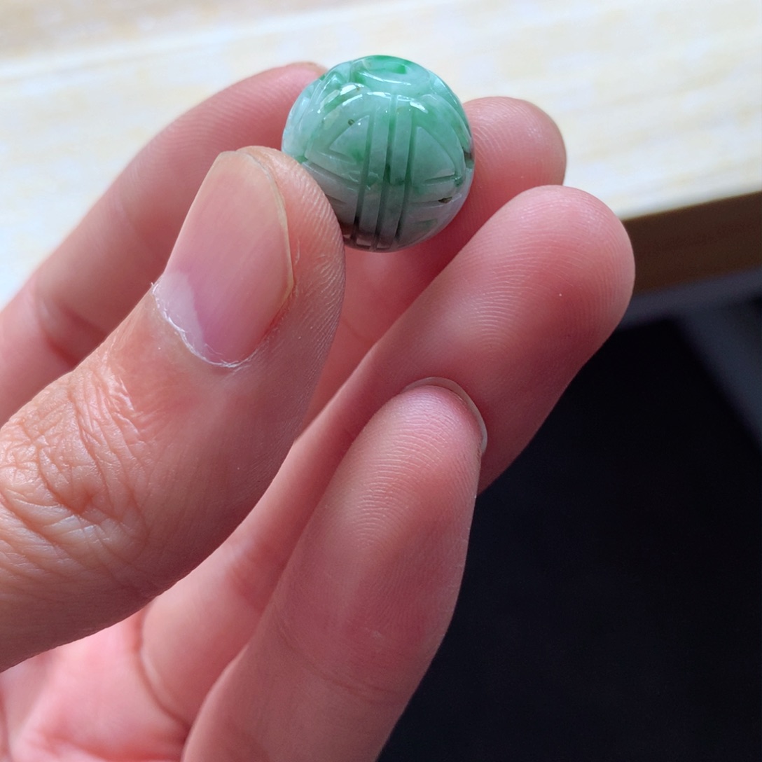 翡翠颈饰未镶嵌吊坠