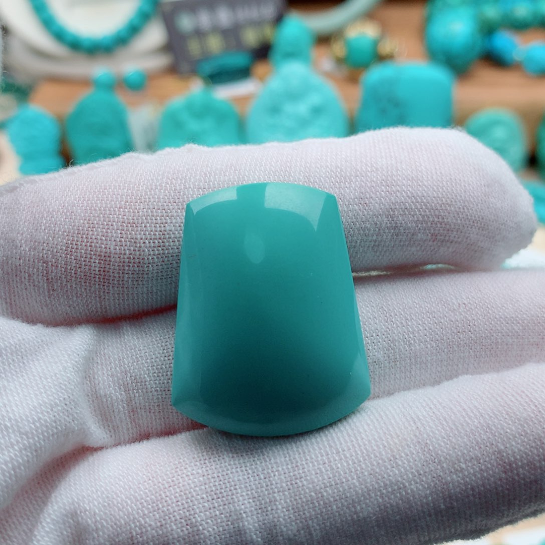 绿松石颈饰未镶嵌