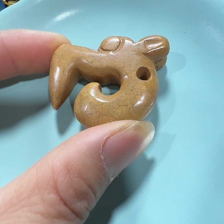 透闪石质玉未镶嵌挂件