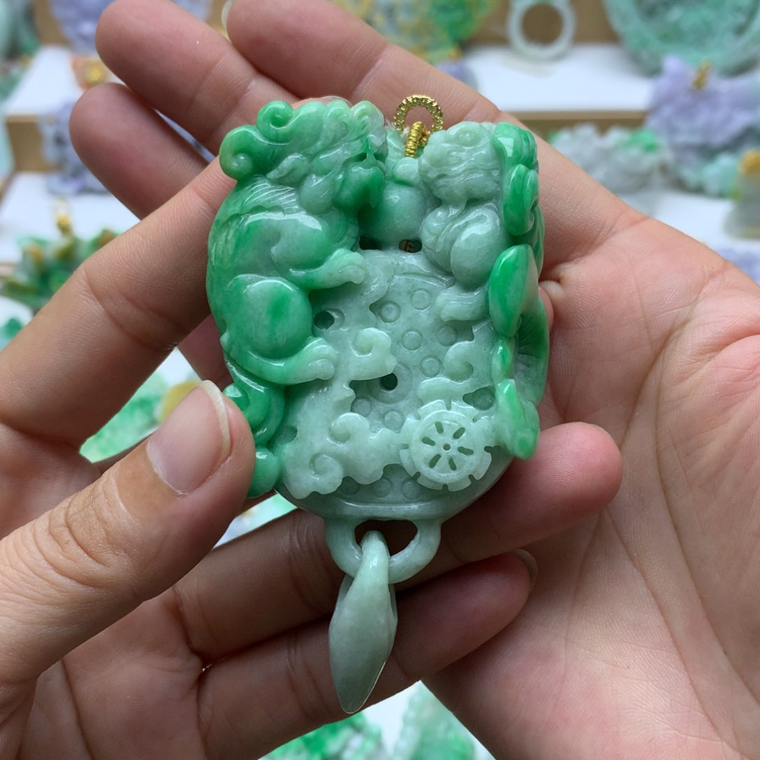 翡翠未镶嵌颈饰翡翠