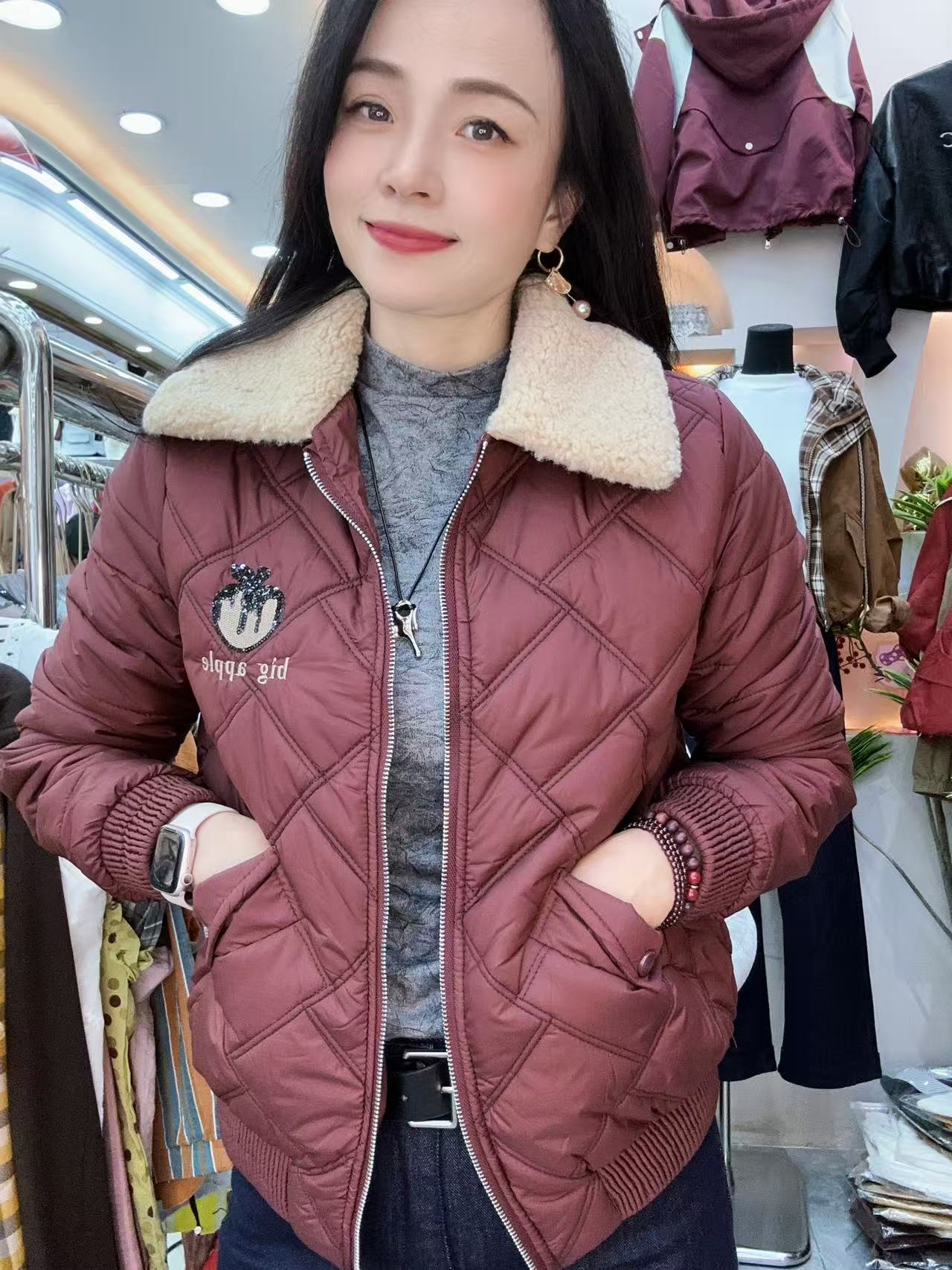 【秀家】2025秋冬夹克保暖棉服柔软透洋气女士外套