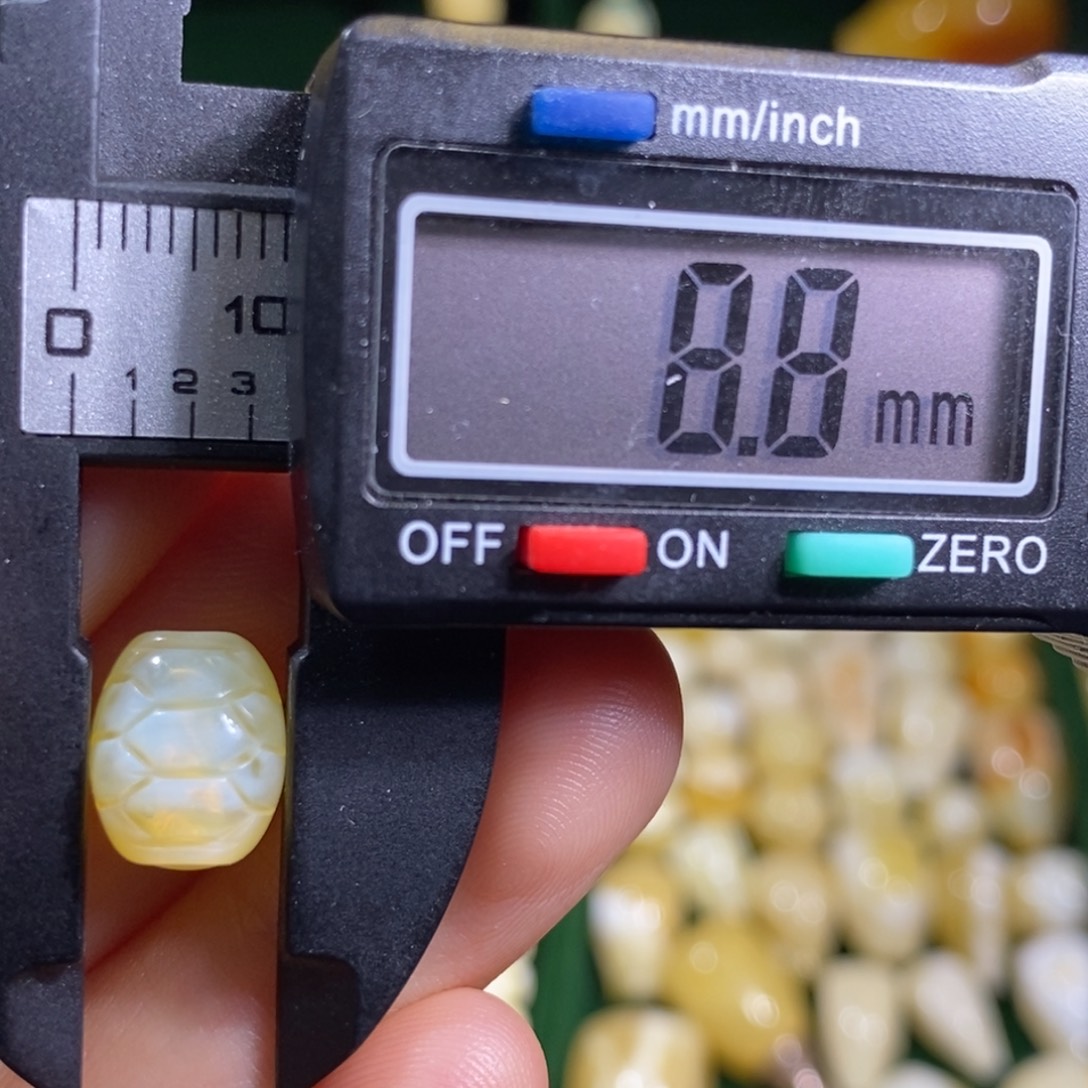 蜜蜡未镶嵌裸石配饰