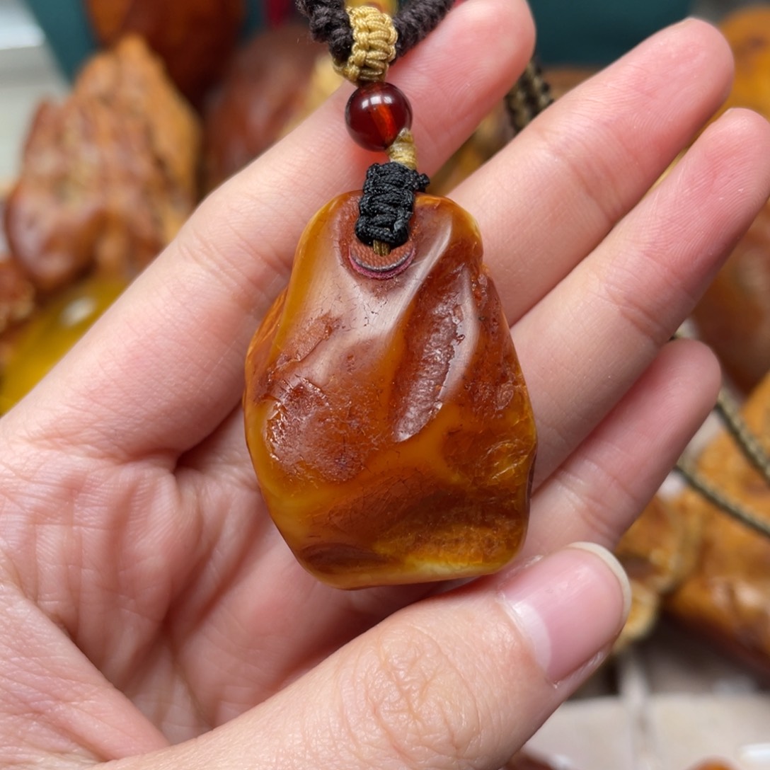 琥珀珠宝奇石未镶嵌