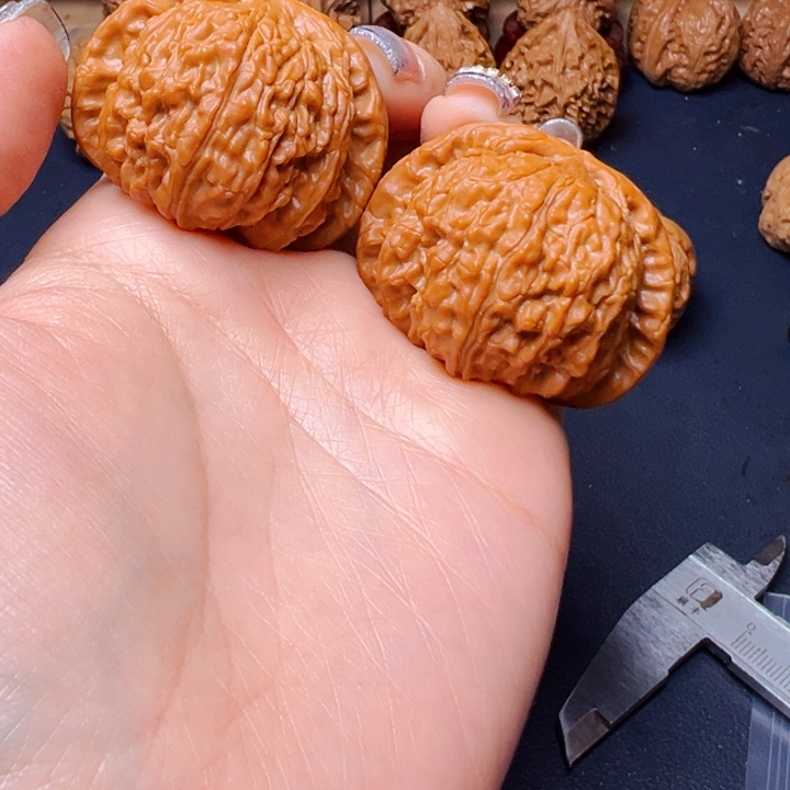 文玩核桃吊坠闷白43