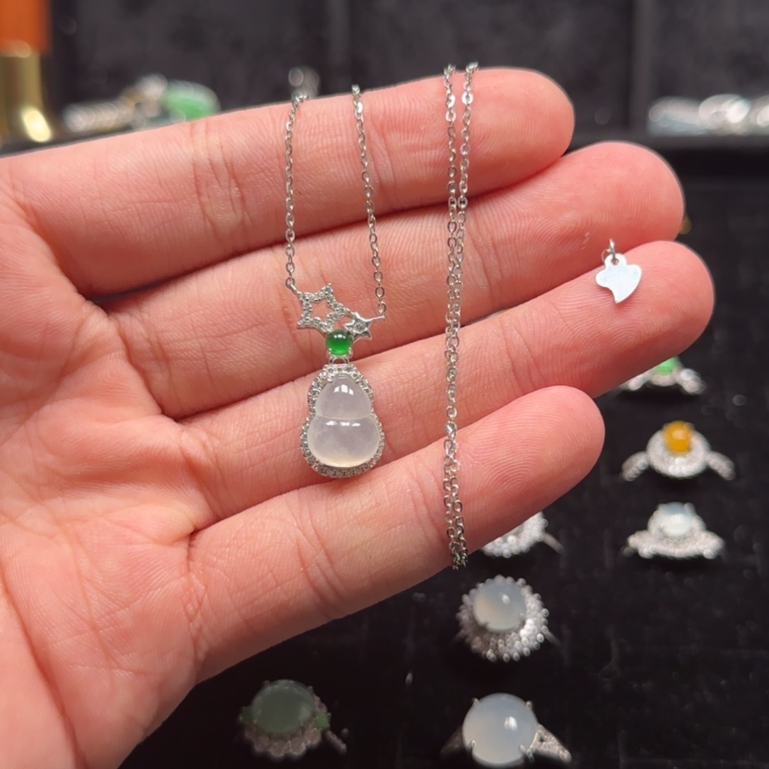 翡翠未镶嵌戒指葫芦