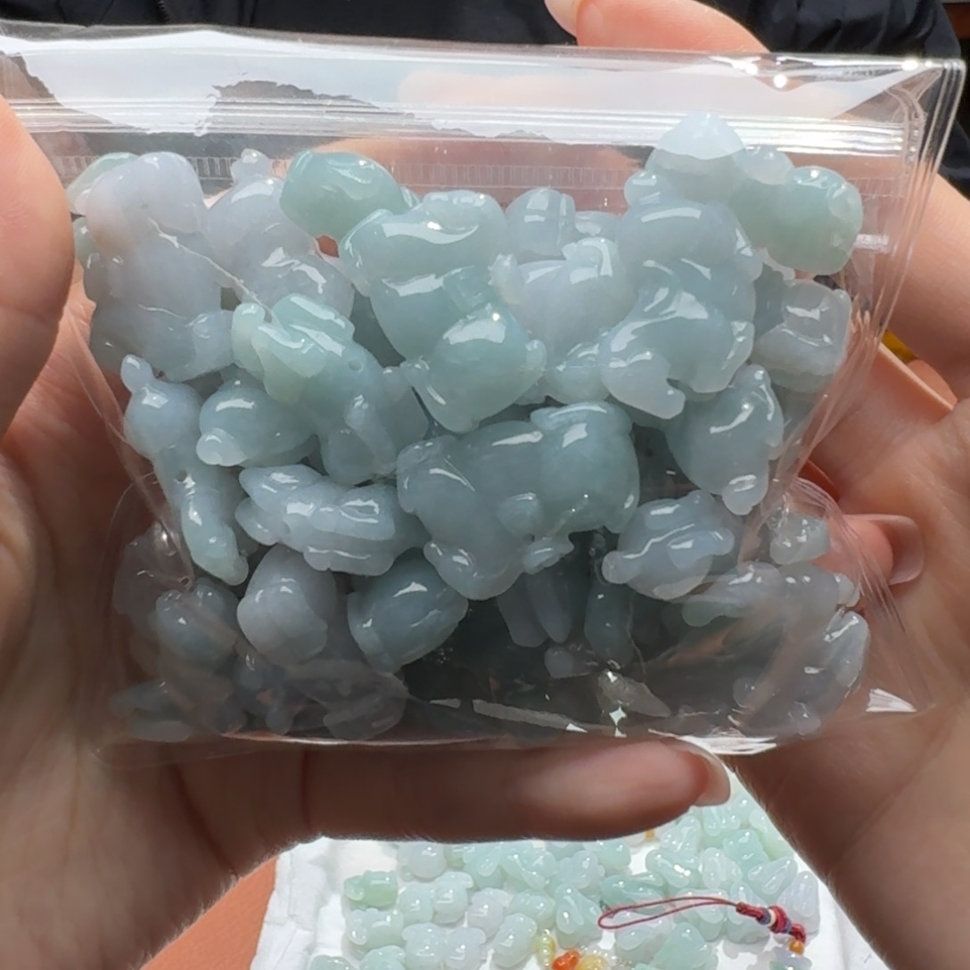 未镶嵌挂件翡翠福利1个，不包邮，拍邮费发货