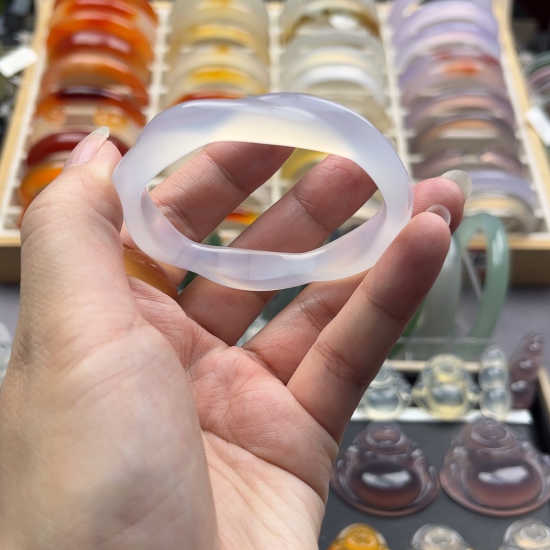 玛瑙/玉髓手镯未镶嵌52+