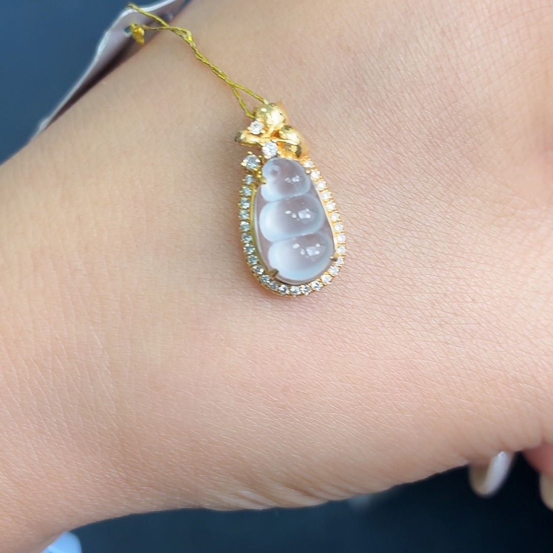 翡翠18K金镶嵌颈饰